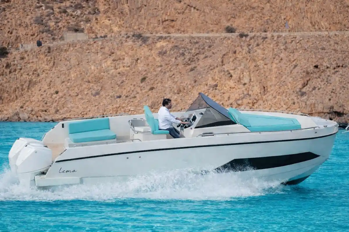 Lancha Just Enjoy en alquiler en Valencia, vista 3