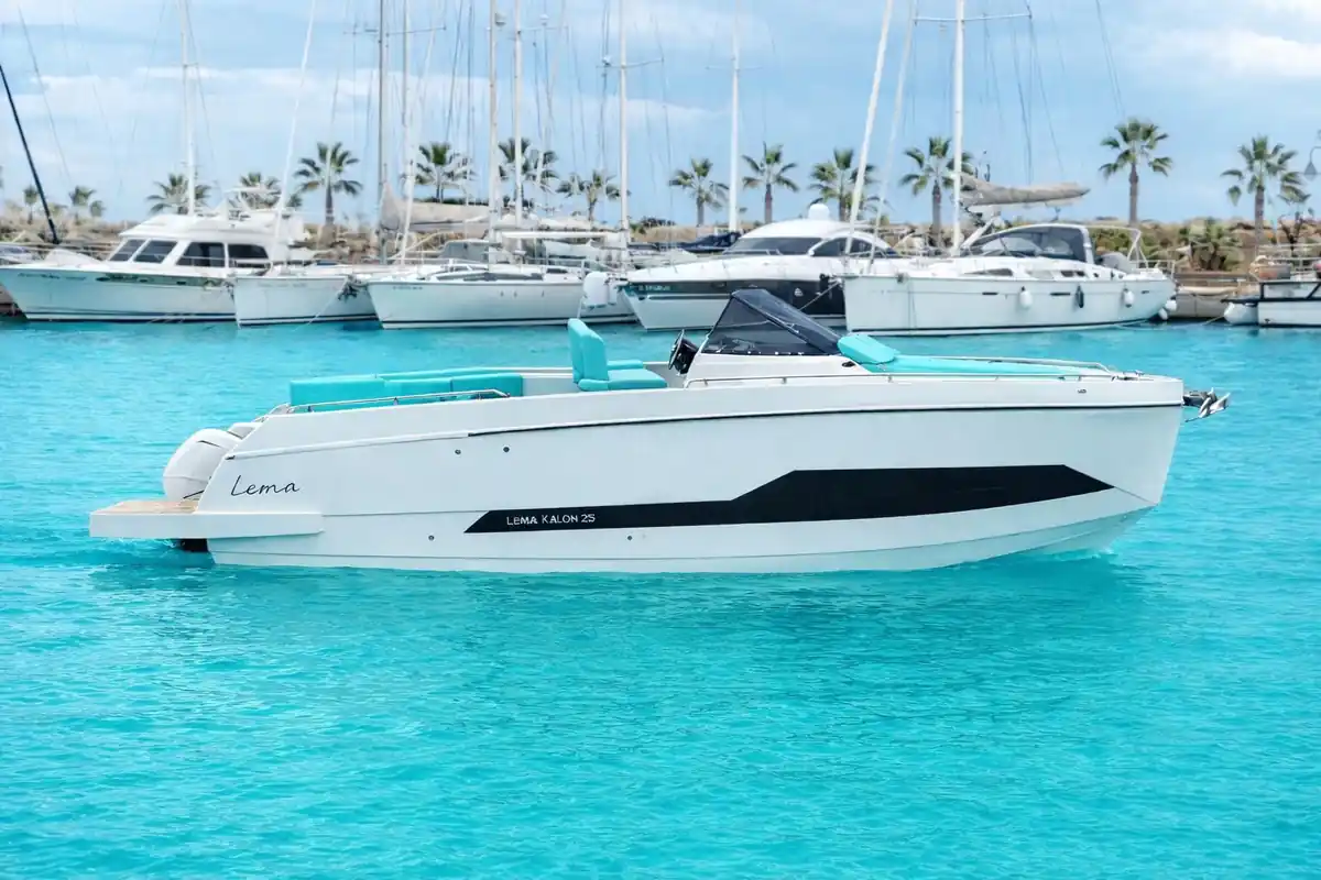 Lancha Just Enjoy en alquiler en Valencia, vista 1